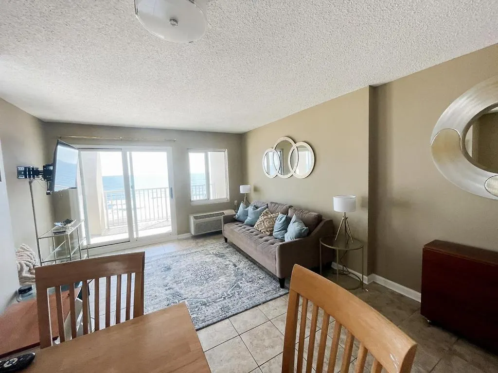 Playing Hooky At Dolphin Run-Oceanfront Condo-Pool Virginia Beach