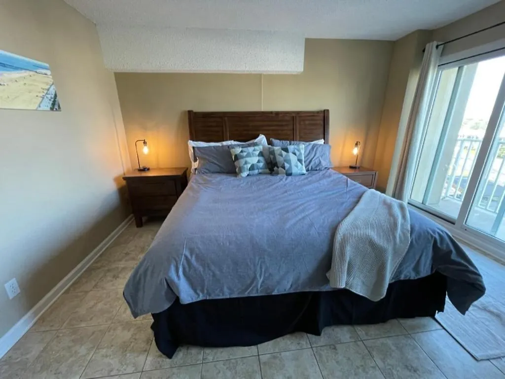 Сasa de vacaciones Playing Hooky At Dolphin Run-Oceanfront Condo-Pool Virginia Beach