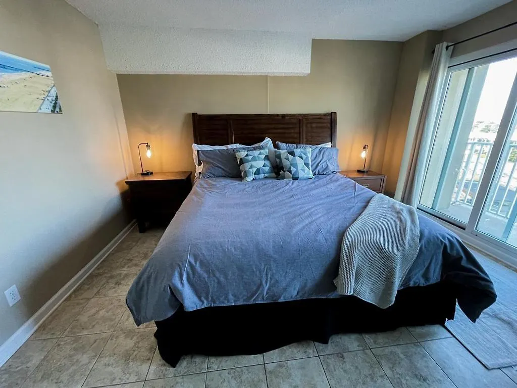 Playing Hooky At Dolphin Run-Oceanfront Condo-Pool Virginia Beach Сasa de vacaciones