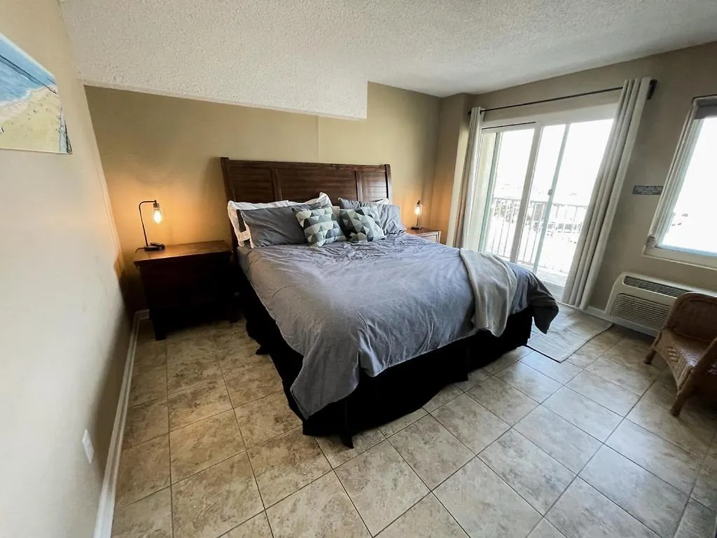Playing Hooky At Dolphin Run-Oceanfront Condo-Pool Вирджиния-Бич