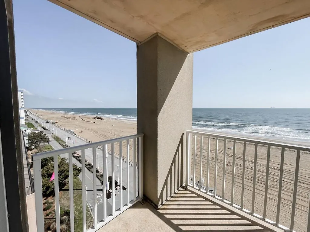 Дом отдыха Playing Hooky At Dolphin Run-Oceanfront Condo-Pool Вирджиния-Бич США
